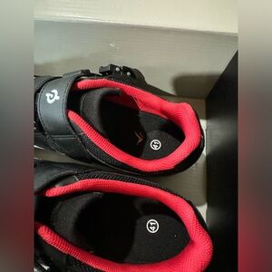 Size 10 in women's or 8 in men's peloton shoes